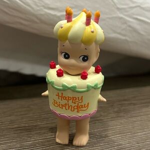 Sonny angel yellow happy birthday cake